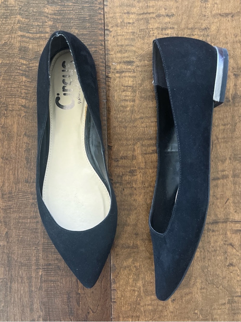 Circus by Sam Edelman black suede pointed toe flats with silver heels, sz 9.5 - Picture 2 of 5